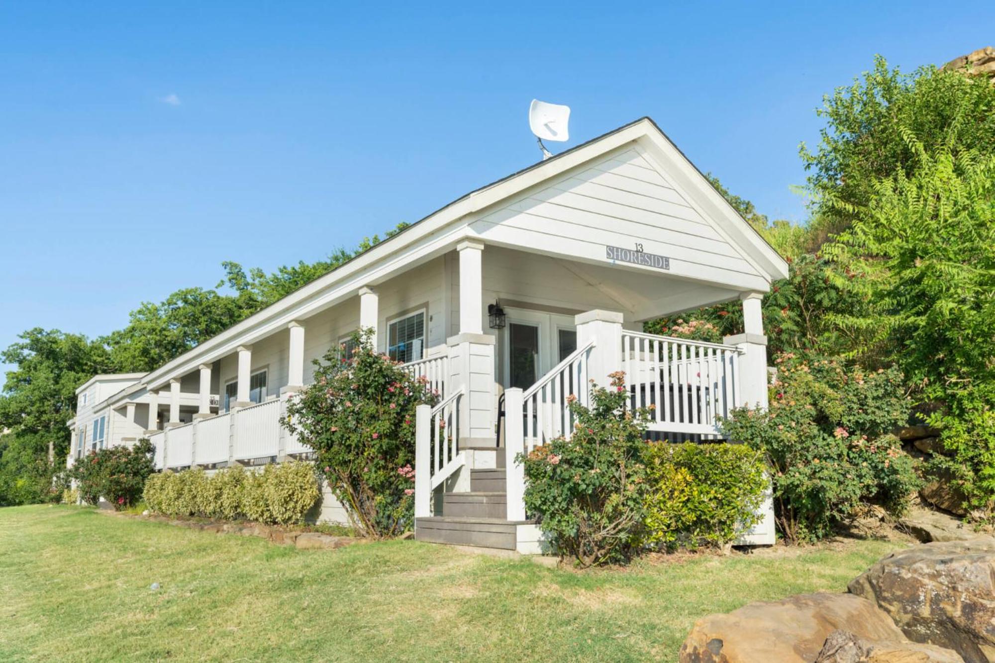 Crosstimbers Marina And Cottages Sperry Экстерьер фото