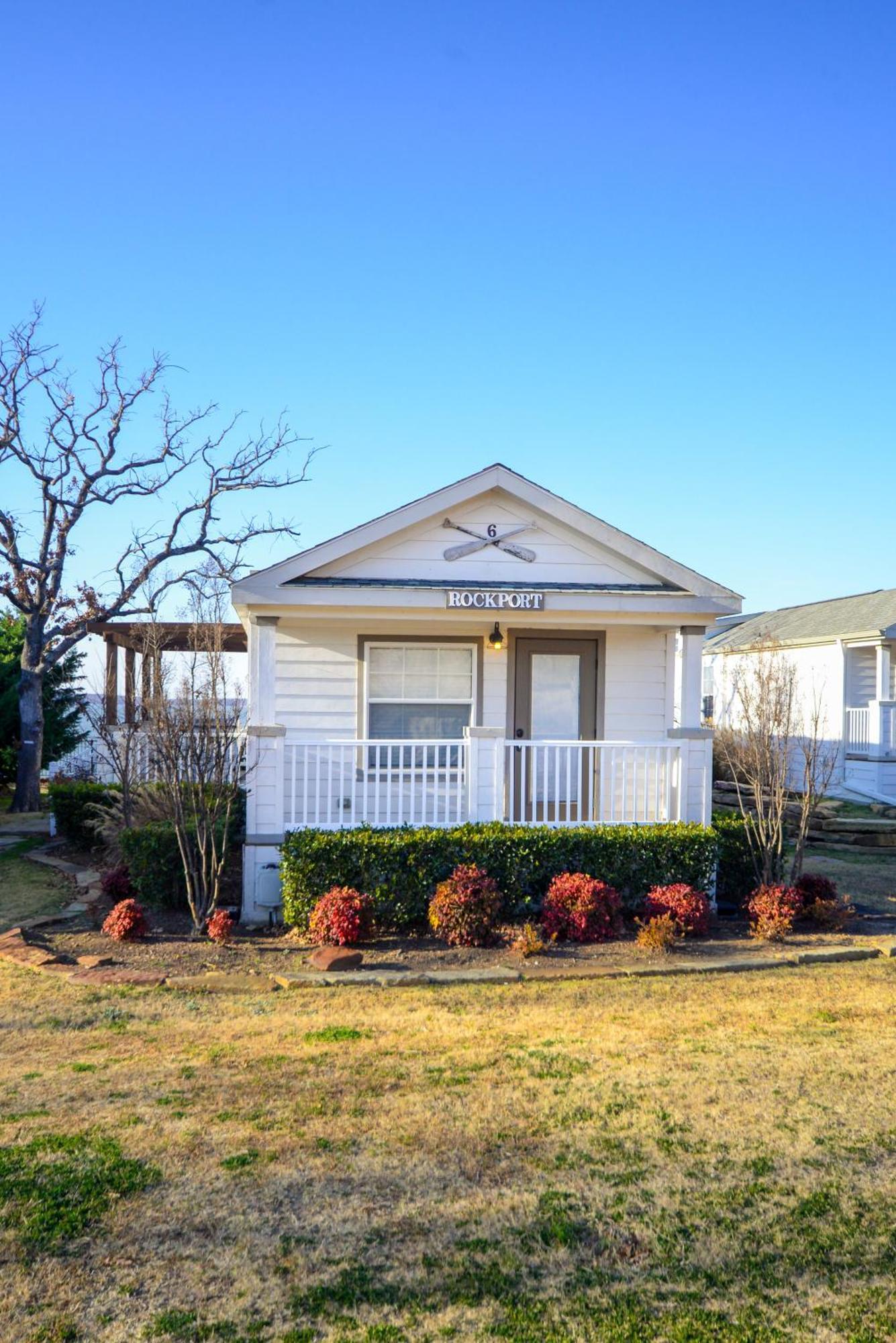Crosstimbers Marina And Cottages Sperry Экстерьер фото